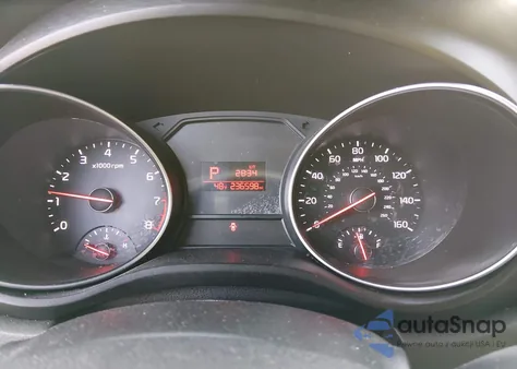 2015 Kia Sedona Lx z USA, uszkodzony, nr VIN KNDMB5C1XF6065635